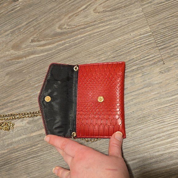 NWOT Ava/Kris Red Snake Print Leather Mini Crossbody Wallet - Picture 3 of 4